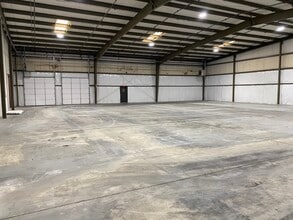 1007 Irwin Bridge Rd NW, Conyers, GA for sale Interior Photo- Image 2 of 2