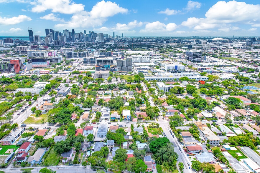 266 NW 32nd St, Miami, FL for sale - Building Photo - Image 2 of 7