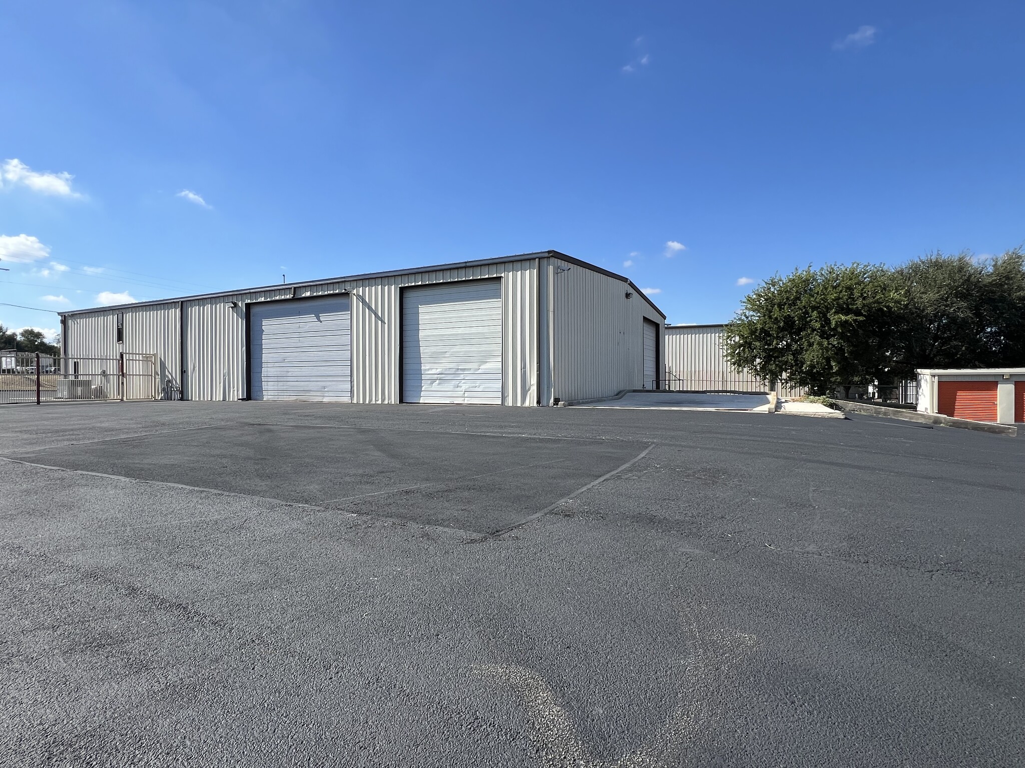 1974 US Hwy 90, Seguin, TX for lease Building Photo- Image 1 of 5