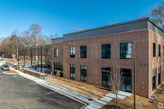 3375 Oak Harbor Dr, Peachtree Corners, GA for lease Building Photo- Image 1 of 1