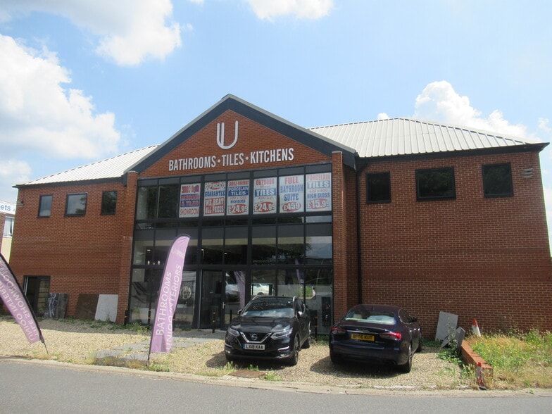 102 Beddington Ln, Croydon for sale - Building Photo - Image 1 of 1