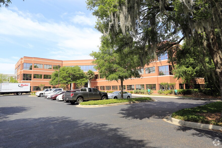 1300 Hospital Dr, Mount Pleasant, SC for lease - Building Photo - Image 3 of 13