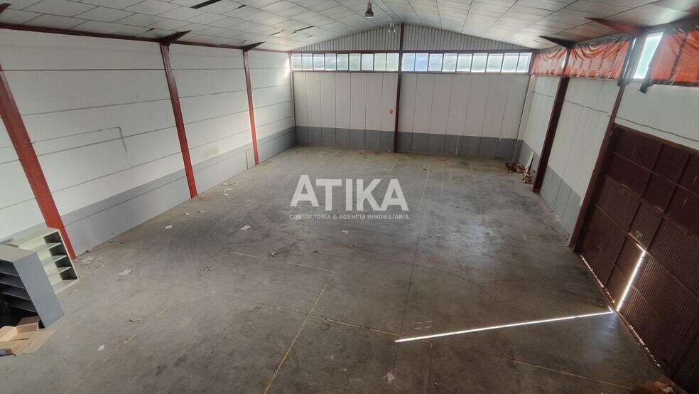 Industrial in Agullent for lease - Building Photo - Image 2 of 7