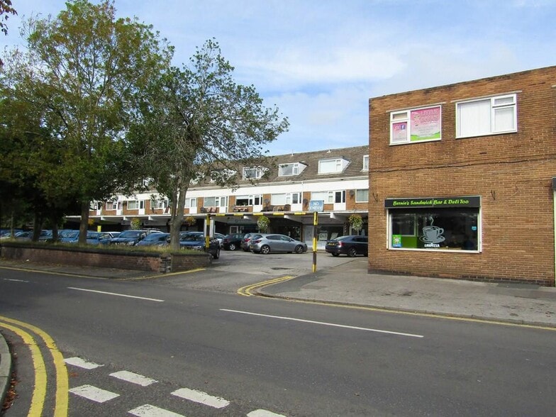 1-13 Tree View Ct, Liverpool for sale - Building Photo - Image 2 of 3