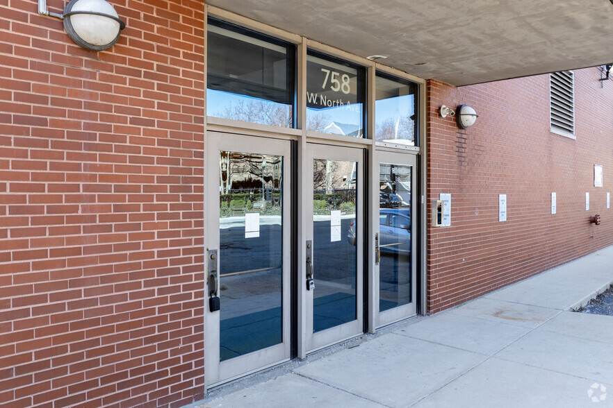 758 W North Ave, Chicago, IL for lease - Building Photo - Image 3 of 12