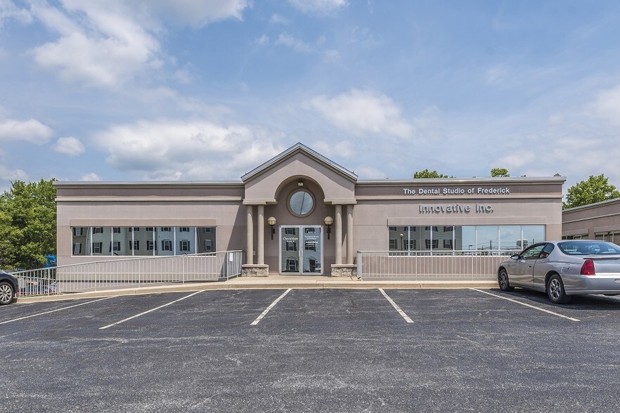 2100 Old Farm Dr, Frederick, MD 21702