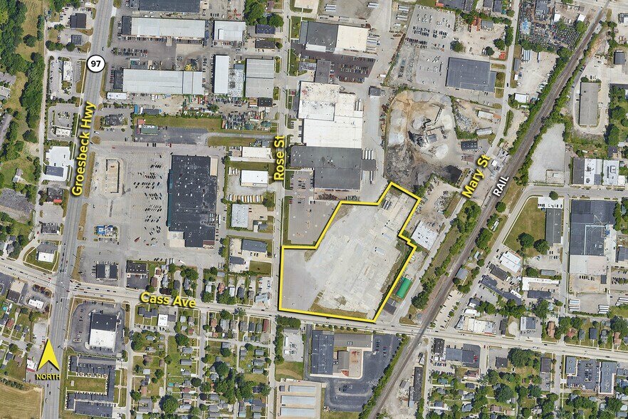 332 Cass Ave, Mount Clemens, MI 48043