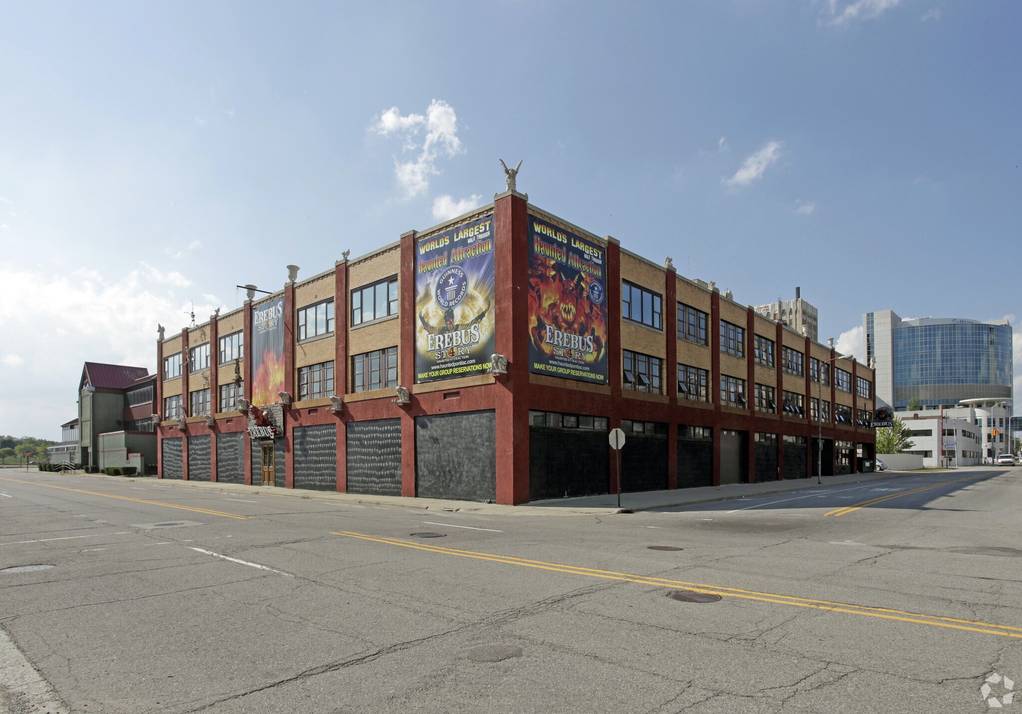 18 S Perry St, Pontiac, MI for sale Primary Photo- Image 1 of 1