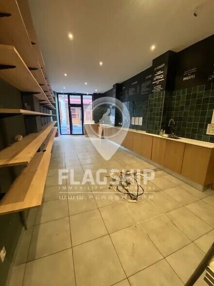 Retail in Paris for lease - Interior Photo - Image 1 of 6