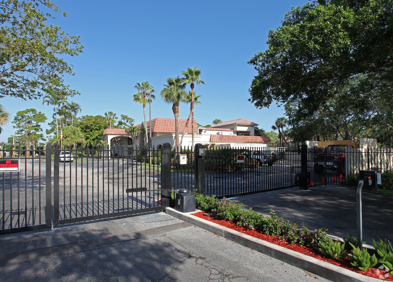 7859 Lake Worth Rd, Lake Worth, FL 33467 Property Record