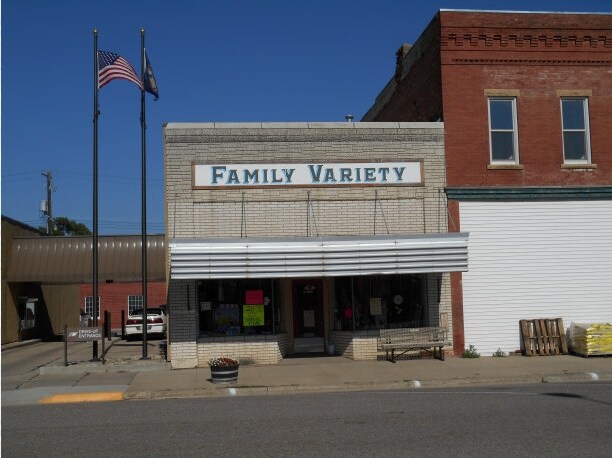 107 N Broadway St, Bloomfield, NE for sale - Primary Photo - Image 1 of 1