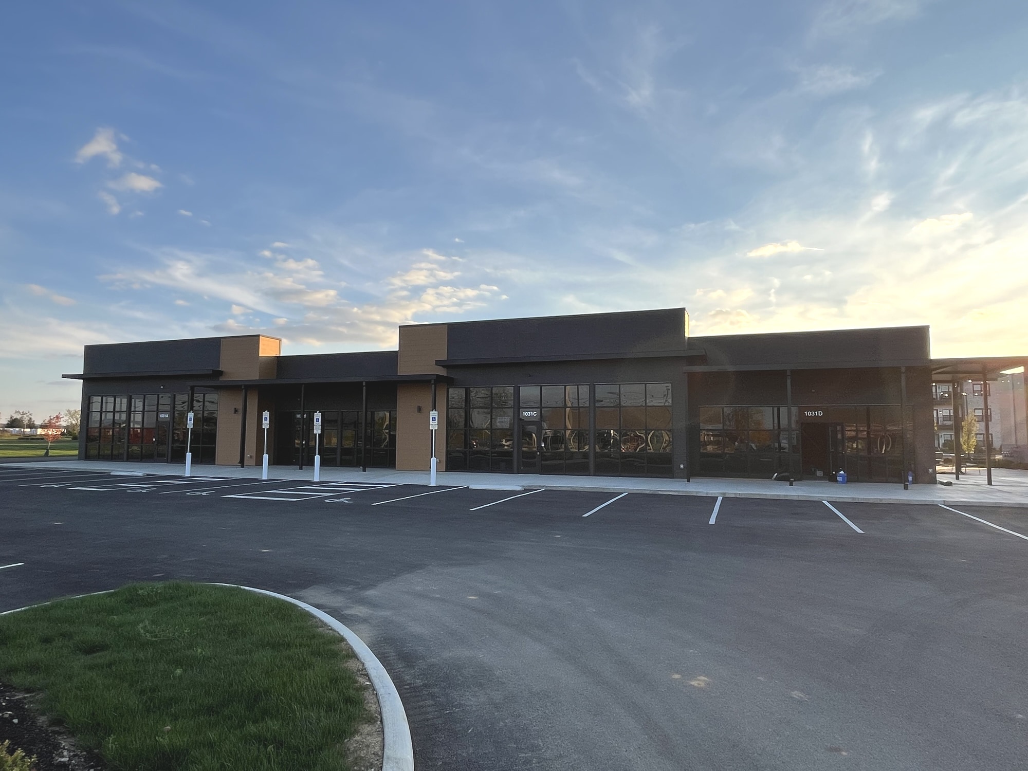 1021 Columbus Ave, Marysville, OH for lease Interior Photo- Image 1 of 3