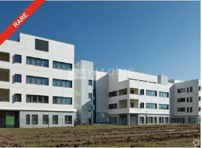 60 Avenue Rockefeller, Lyon for lease - Building Photo - Image 2 of 2