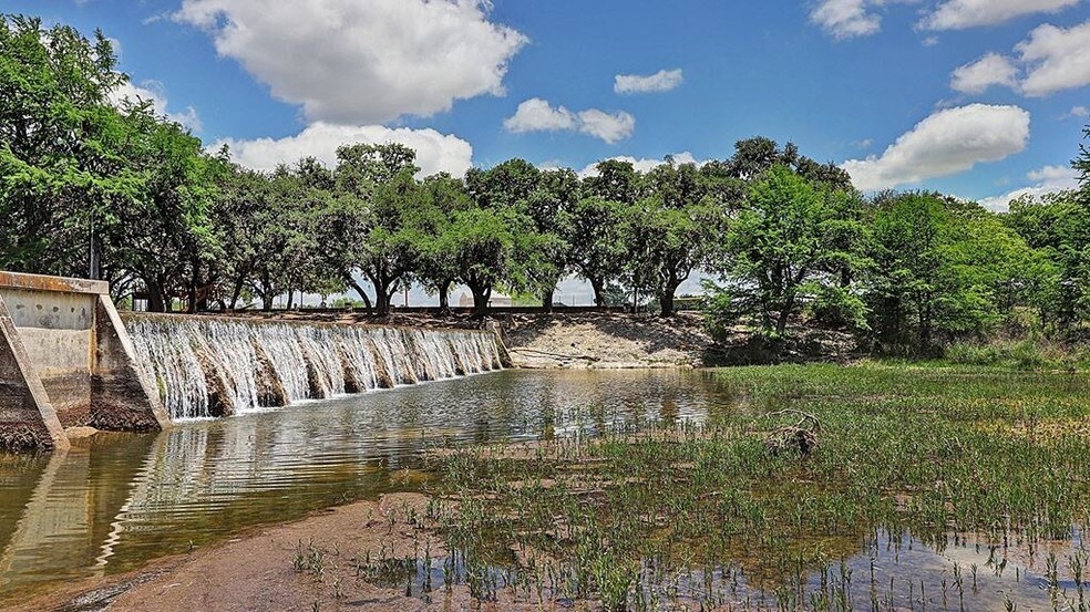 62 CR 353 and FM 1050, Utopia, TX for sale - Primary Photo - Image 1 of 1