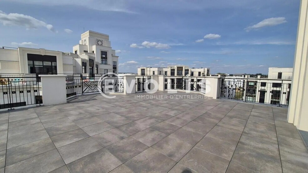 Office in Chessy for lease - Building Photo - Image 1 of 12