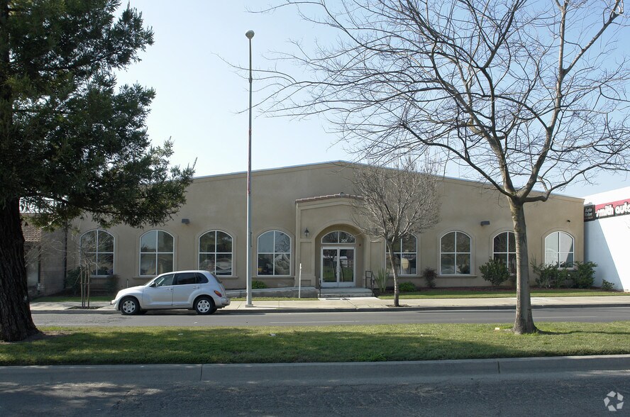 201 S Madera Ave, Kerman, CA for sale - Primary Photo - Image 1 of 1