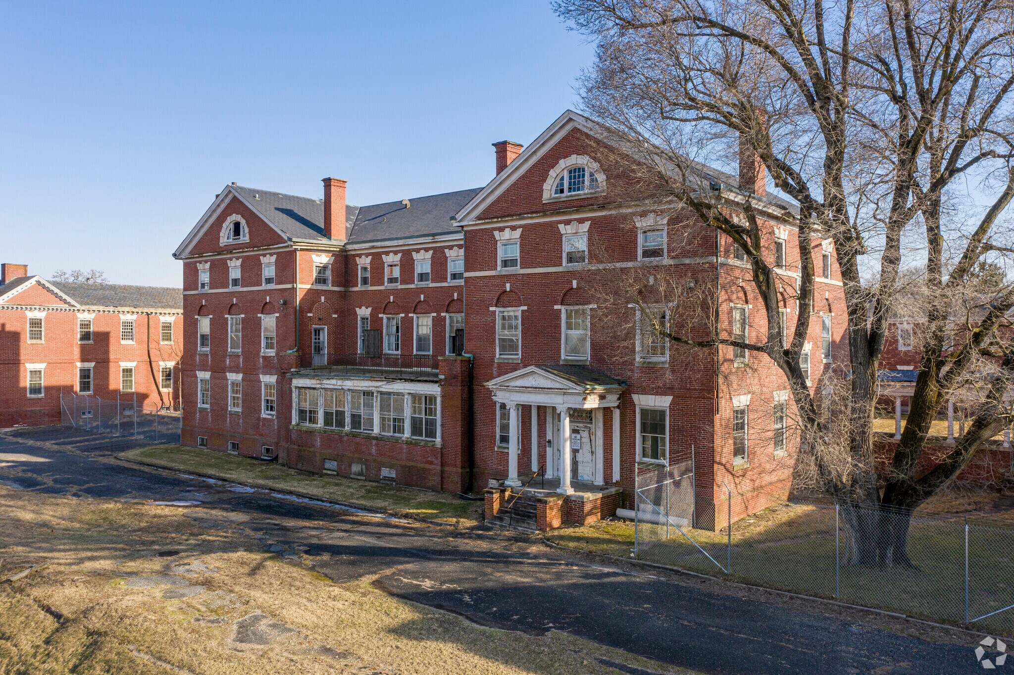 Warfield Ave, Sykesville, MD for sale Primary Photo- Image 1 of 7