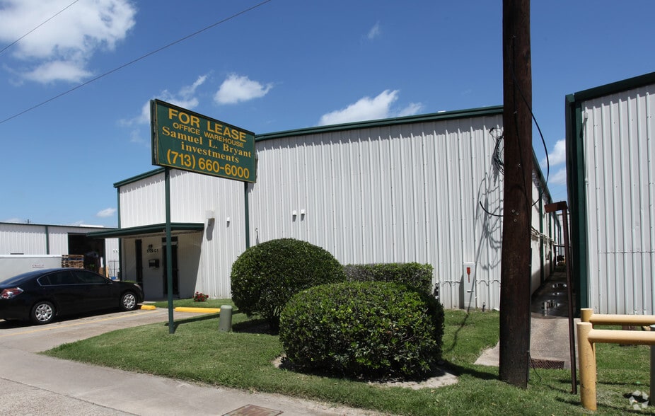 1729 Brittmoore Rd, Houston, TX for lease - Building Photo - Image 2 of 2