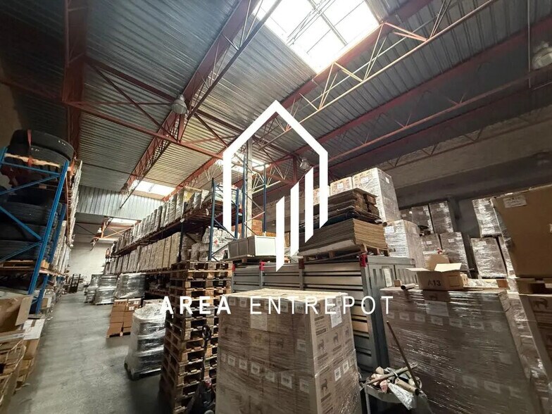 Flex in Vitrolles for lease - Interior Photo - Image 3 of 7