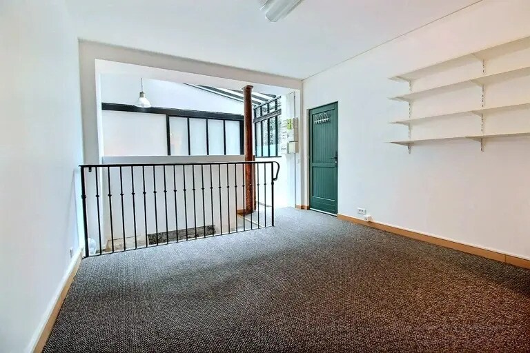 Office in Paris for lease Building Photo- Image 1 of 9