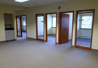 1 Point Pl, Madison, WI for lease Interior Photo- Image 2 of 3