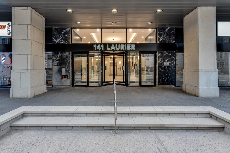 141 Laurier Ave W, Ottawa, ON for lease - Building Photo - Image 2 of 9