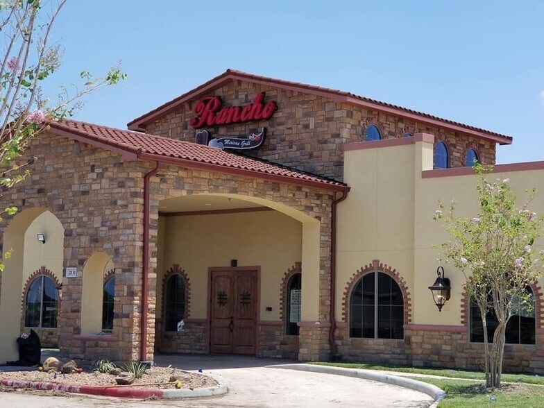 2131 W Parkwood Ave, Friendswood, TX 77546