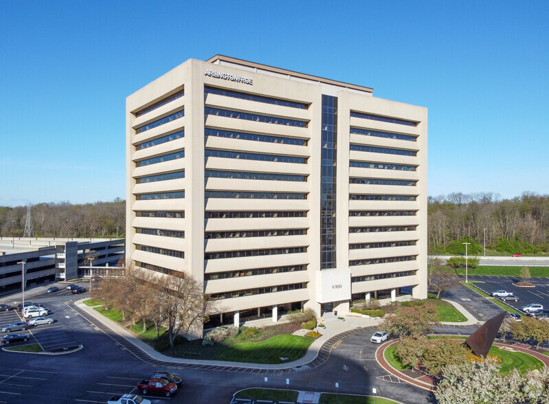 8900 Keystone Crossing, Indianapolis, IN for sale - Primary Photo - Image 1 of 1