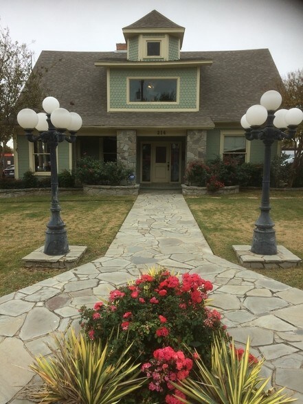 214 E College St, Grapevine, TX for sale - Building Photo - Image 1 of 1