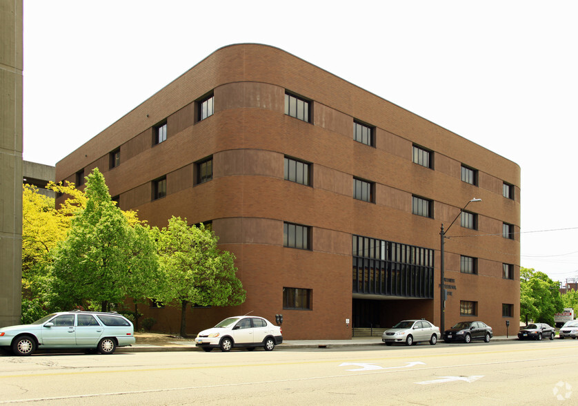 4269 Pearl Rd, Cleveland, OH for lease - Building Photo - Image 3 of 29