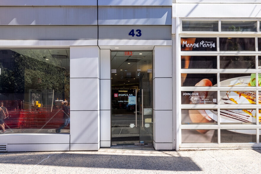 41-43 W 14th St, New York, NY for lease - Building Photo - Image 2 of 4