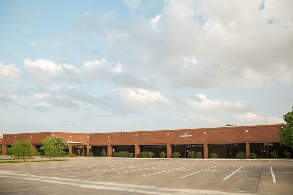 3418 Midcourt Rd, Carrollton, TX for lease Building Photo- Image 1 of 9