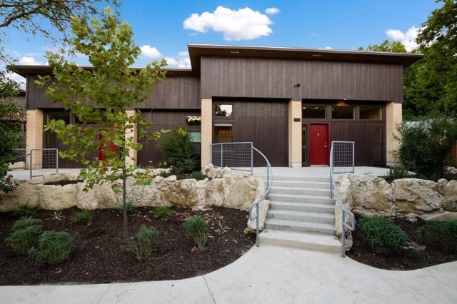 3050 Eisenhauer Rd, San Antonio, TX for sale - Building Photo - Image 2 of 13