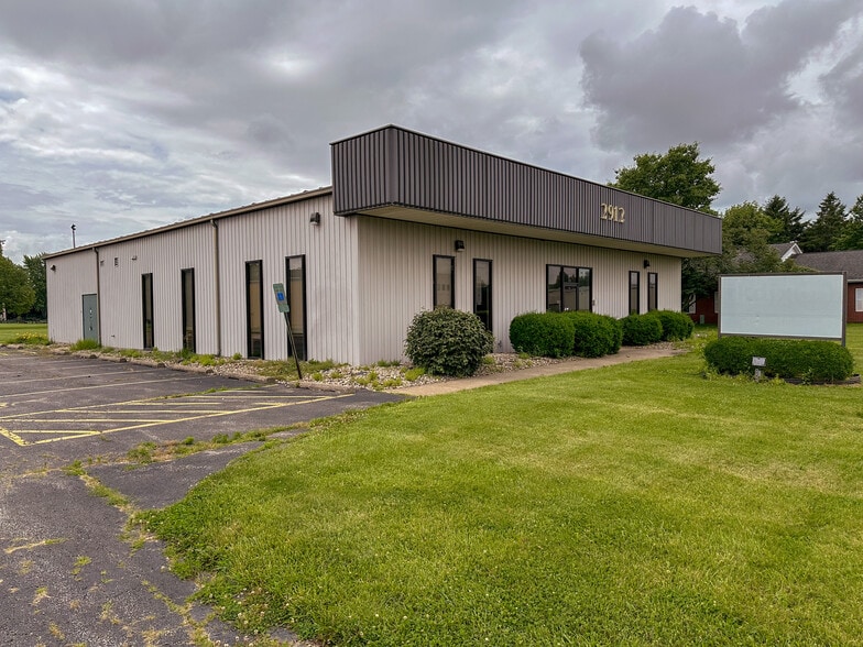 2912 Stanton St, Springfield, IL for sale - Building Photo - Image 1 of 1