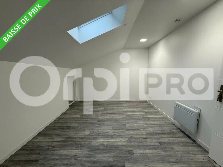 Office in Le Havre for lease - Building Photo - Image 1 of 11