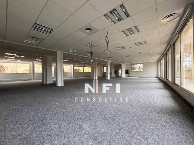 Office in Valbonne for lease - Interior Photo - Image 3 of 5