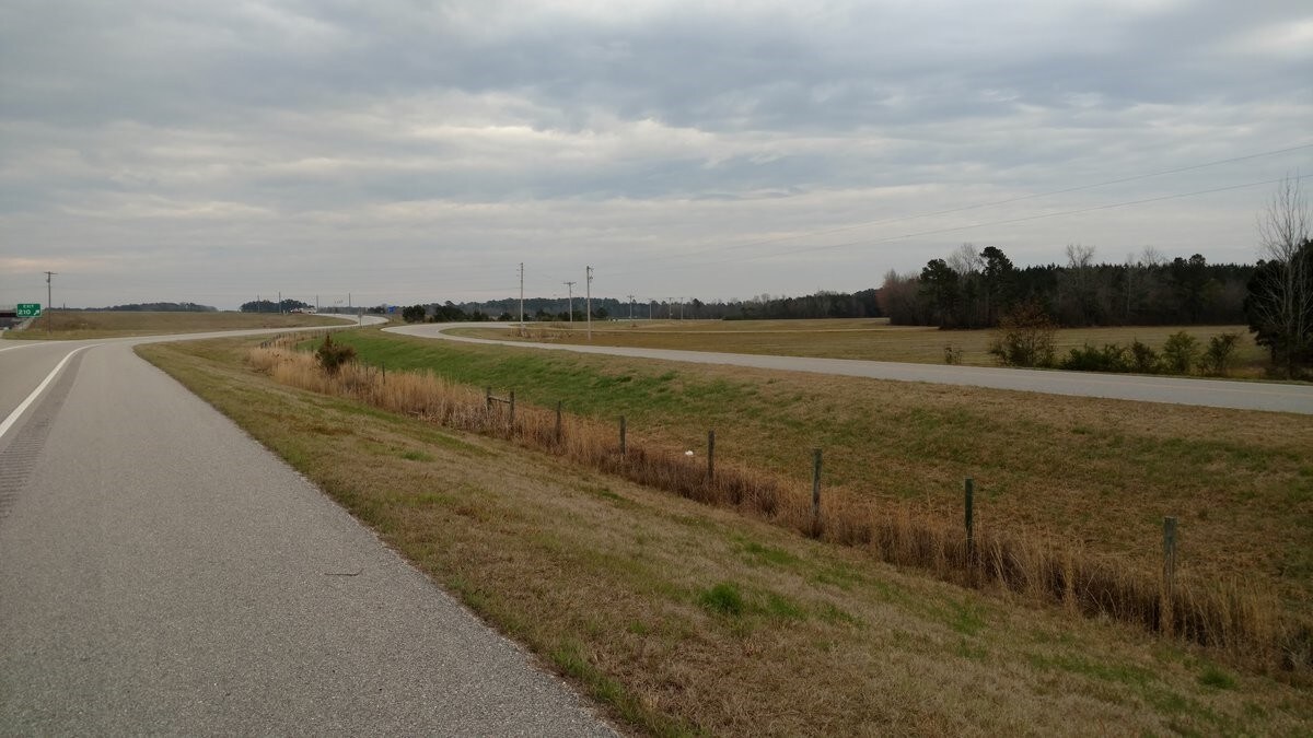 Thompson Rd, Lumberton, NC 28358