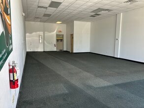 1002 Gardner Hill Dr, Jamestown, NC for lease Interior Photo- Image 2 of 2