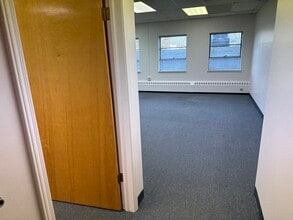 400 Lake Cook Rd, Deerfield, IL for lease Building Photo- Image 2 of 4