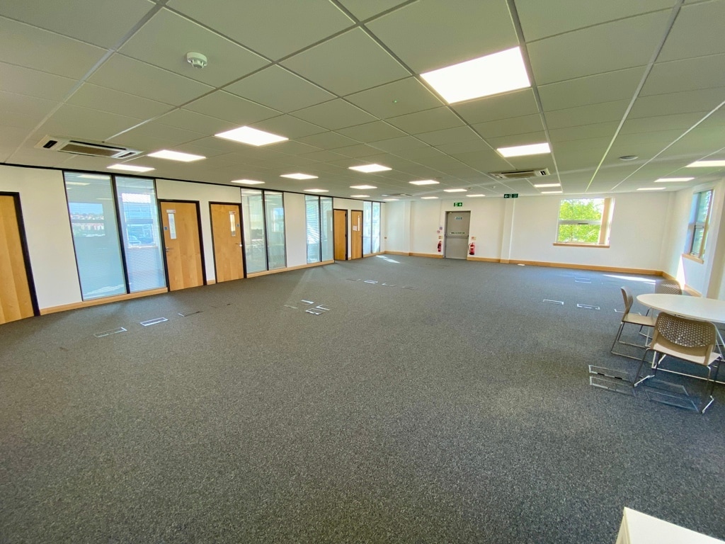 731 Capability Green, Luton for lease Interior Photo- Image 1 of 7