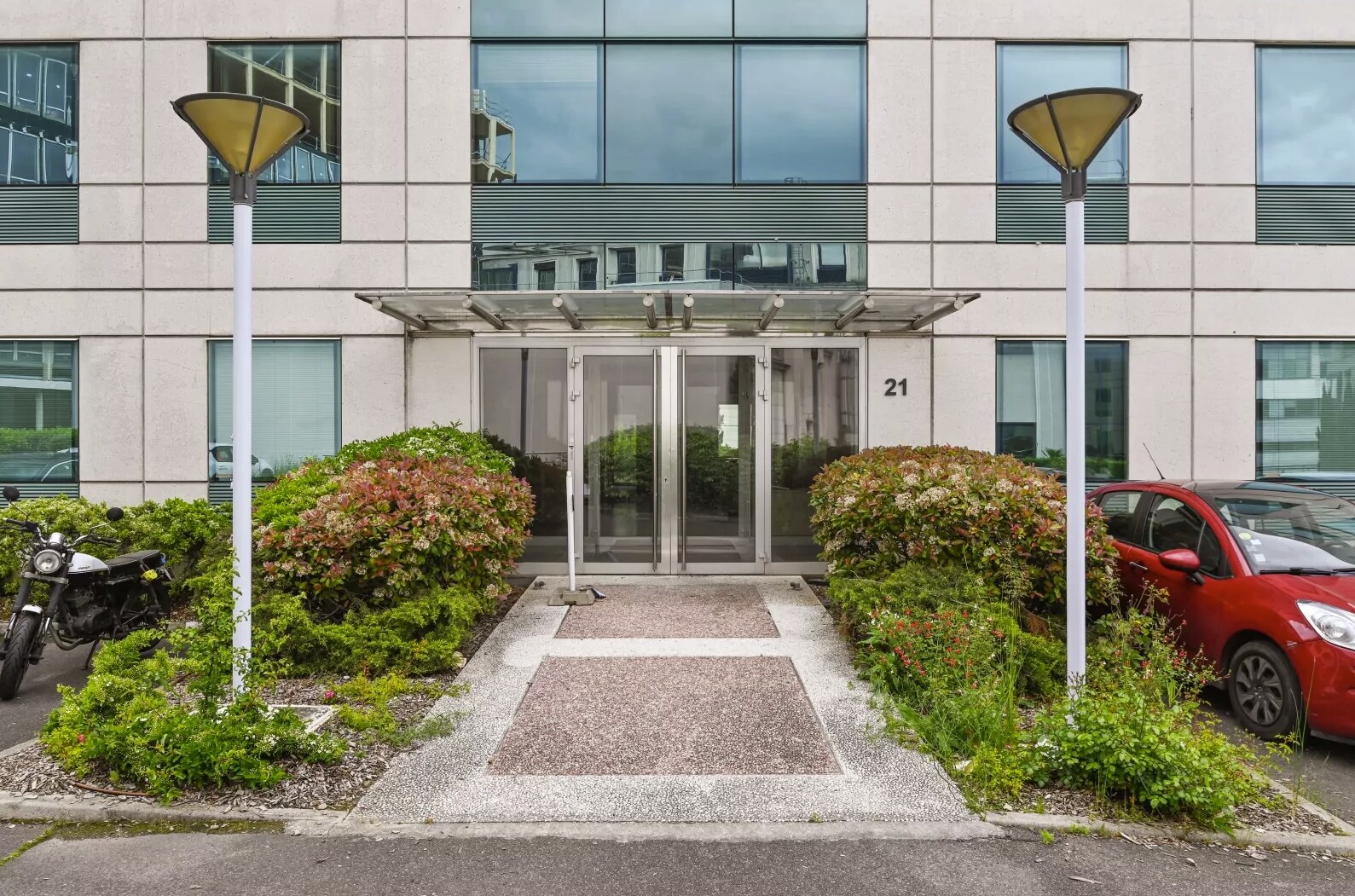 21 Rue Des Bretons, Saint-Denis for lease Primary Photo- Image 1 of 4