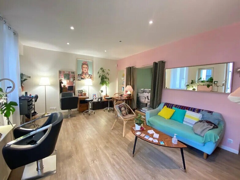 Office in Paris for lease - Interior Photo - Image 3 of 5