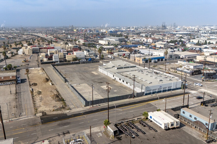 1700 W Anaheim St, Long Beach, CA for lease - Building Photo - Image 3 of 28