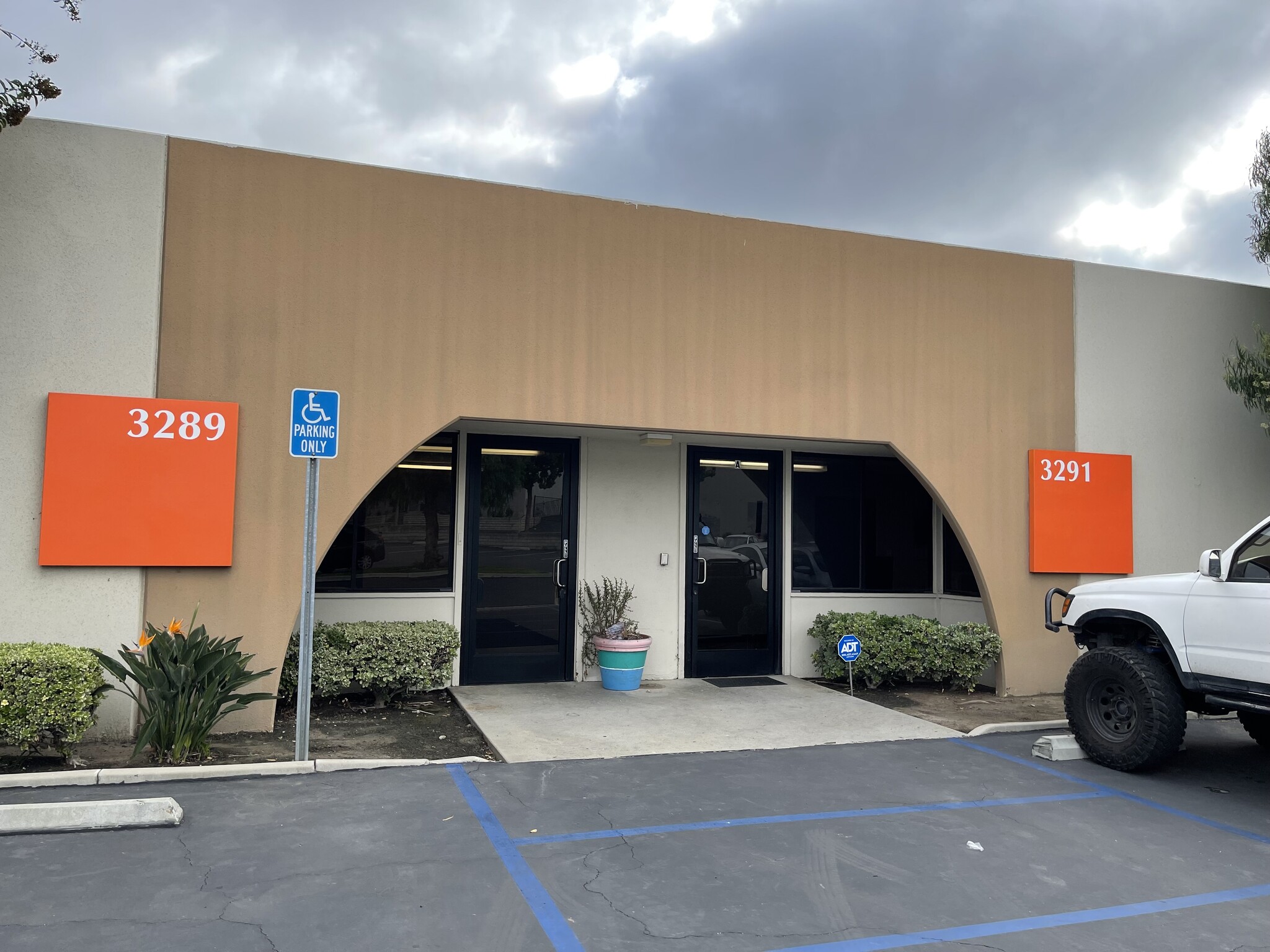 3281-3295 Industry Dr, Signal Hill, CA for lease Building Photo- Image 1 of 16