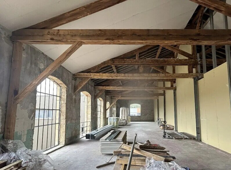 Flex in Chaponost for sale - Interior Photo - Image 2 of 3