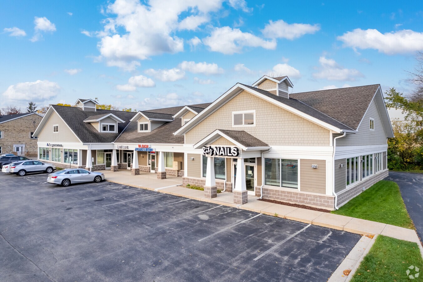 W61N291W61N297 Washington Ave, Cedarburg, WI 53012