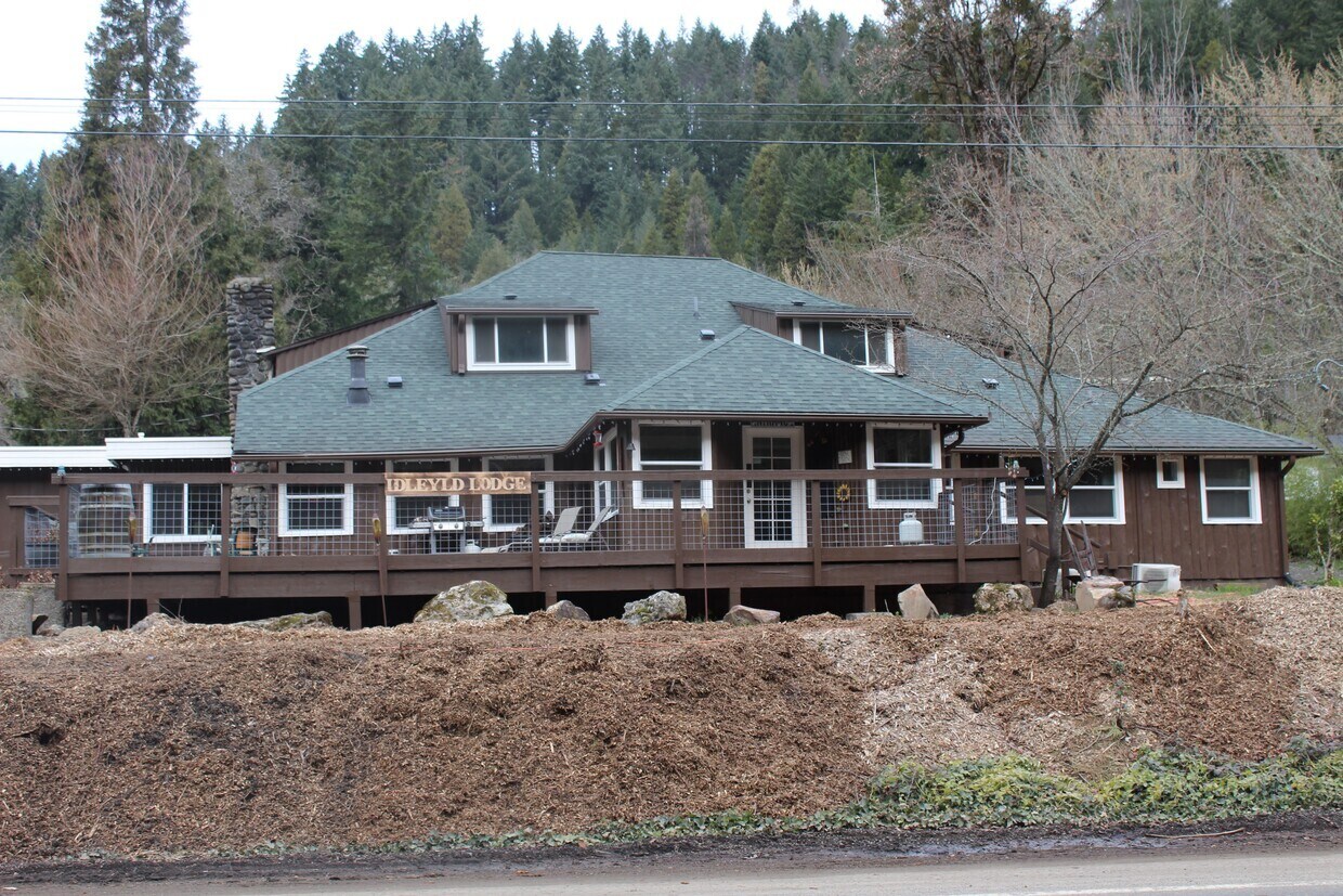 23834 N Umpqua Hwy, Idleyld Park, OR for sale Building Photo- Image 1 of 1