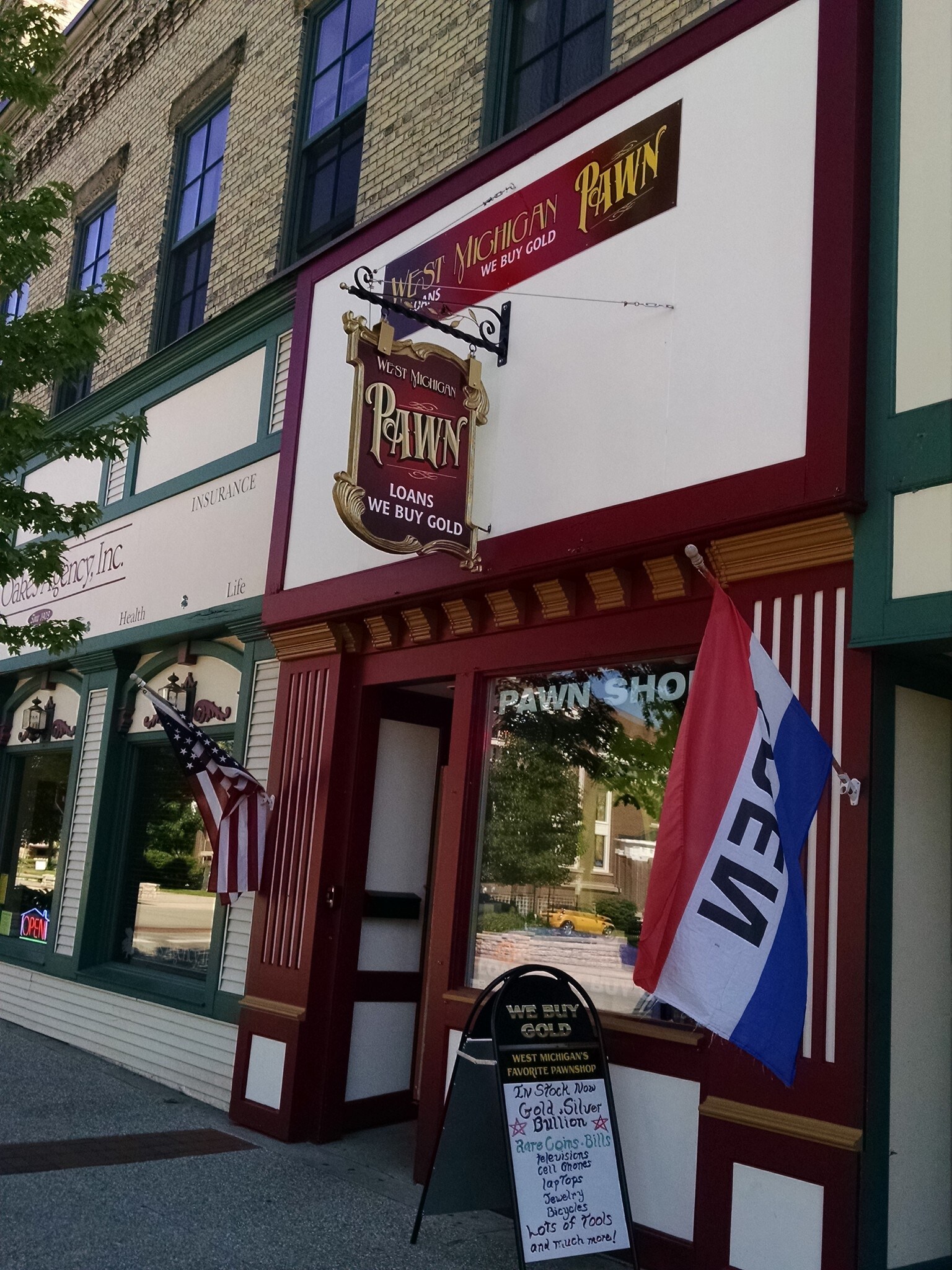 232 Washington Ave, Grand Haven, MI for sale Primary Photo- Image 1 of 1