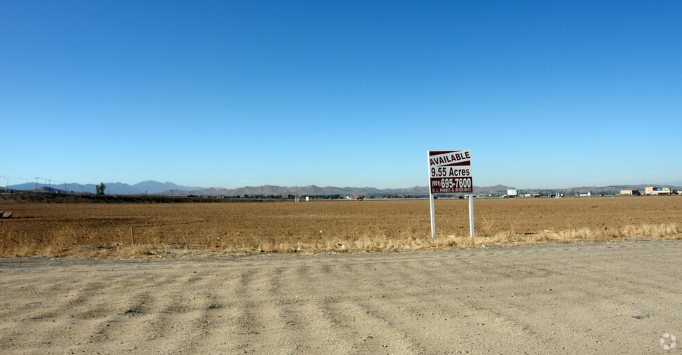 25781 Trumble Rd, Menifee, CA for sale - Primary Photo - Image 1 of 7