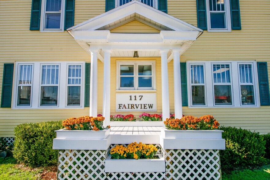 117 Fairview Ave, Hudson, NY for sale - Building Photo - Image 1 of 1